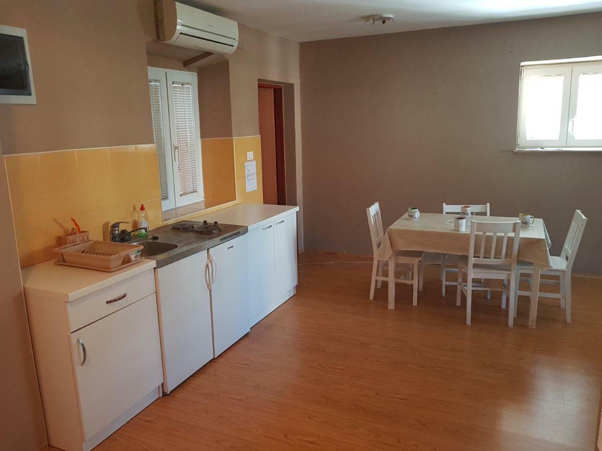 Apartment Central 시베니크 외부 사진